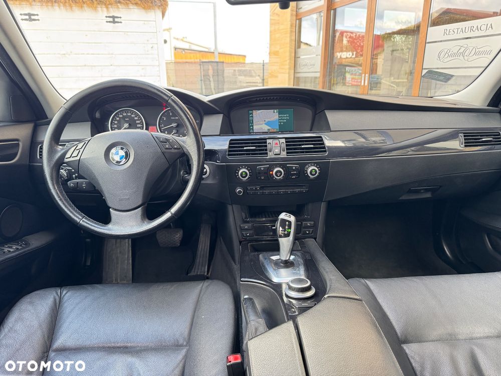 BMW Seria 5 523i - 12