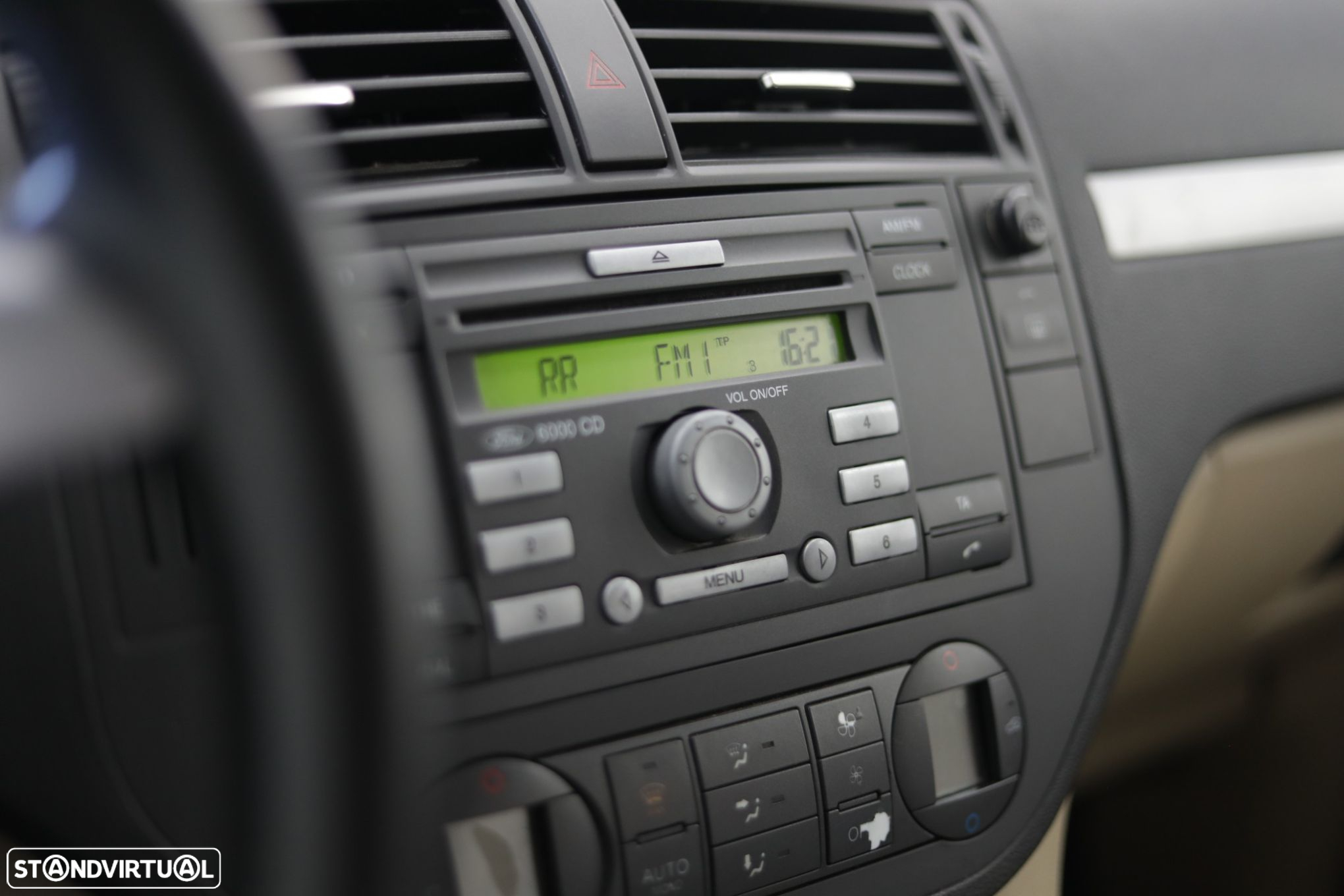 Ford C-Max - 9