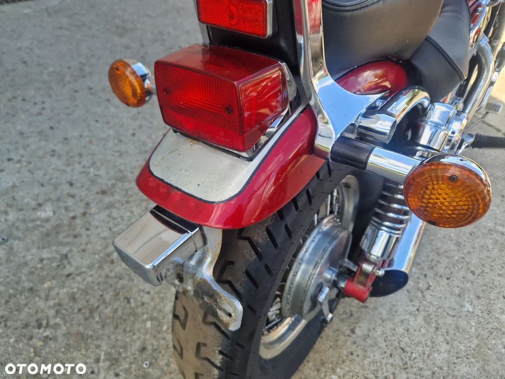 Suzuki Intruder - 21