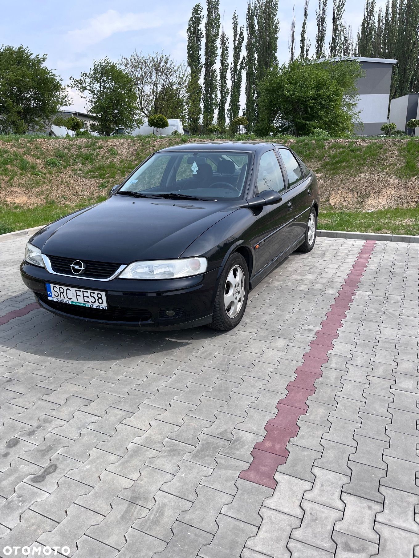 Opel Vectra 1.6 Base - 1