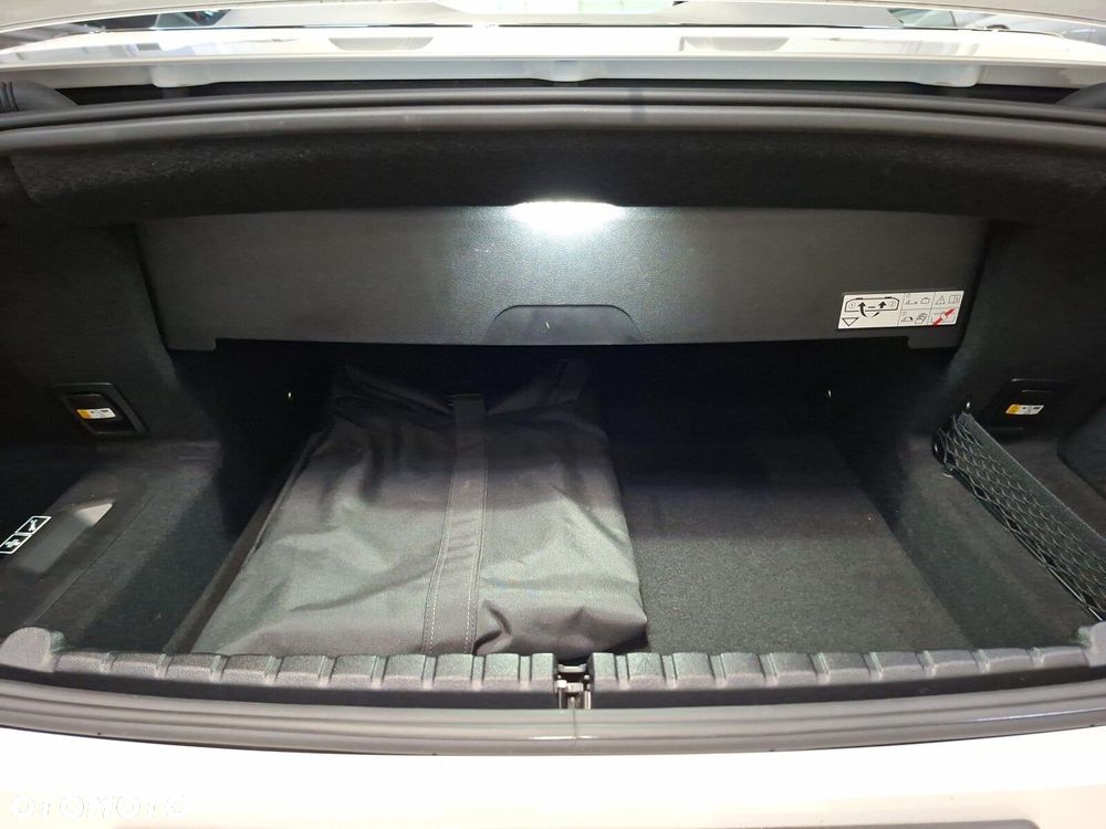 BMW Seria 8 840i - 18