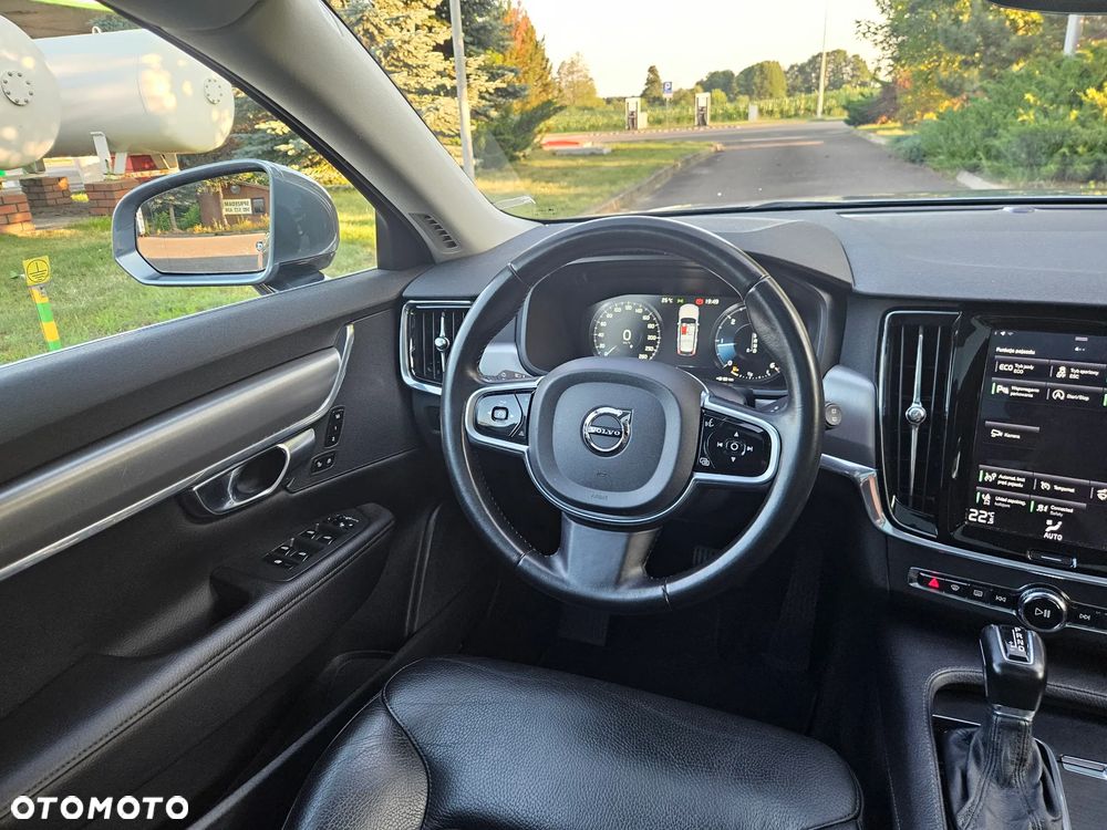 Volvo V90 D3 Geartronic Momentum Pro - 26