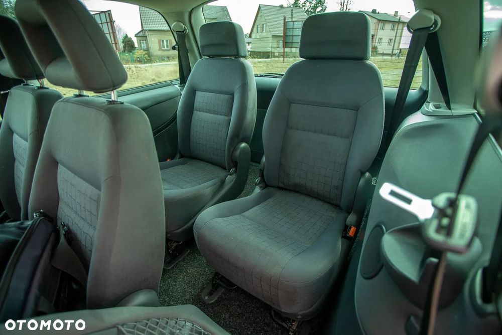 Seat Alhambra 2.0 TDI Reference - 17