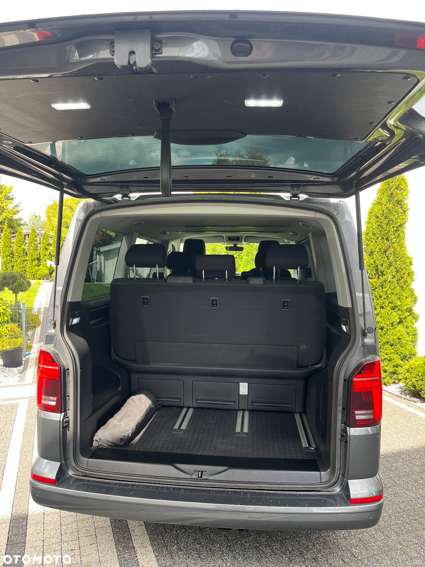Volkswagen Multivan 6.1 2.0 TDI L1 Trendline DSG - 24