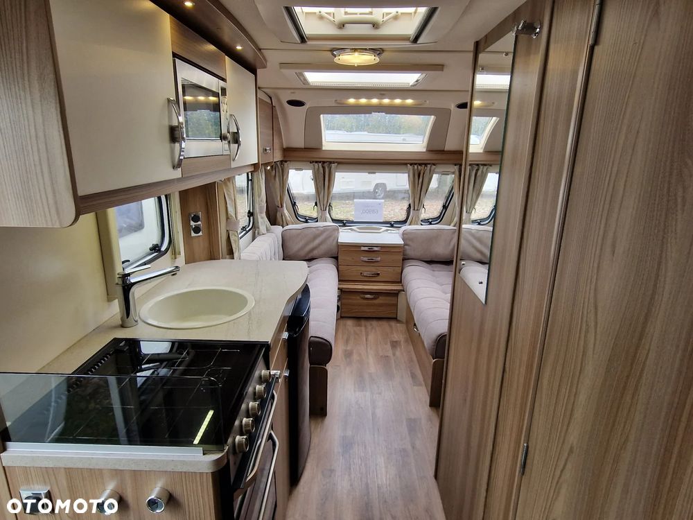 SWIFT Charisma 565 SE LUX - 2