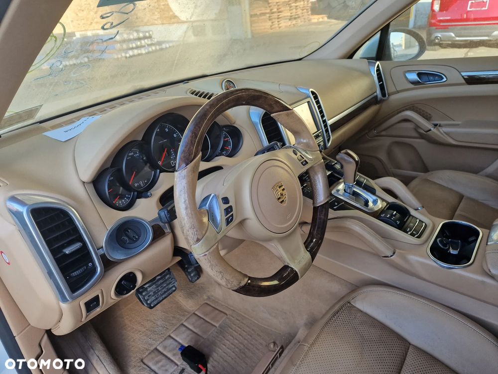 Porsche Cayenne - 18