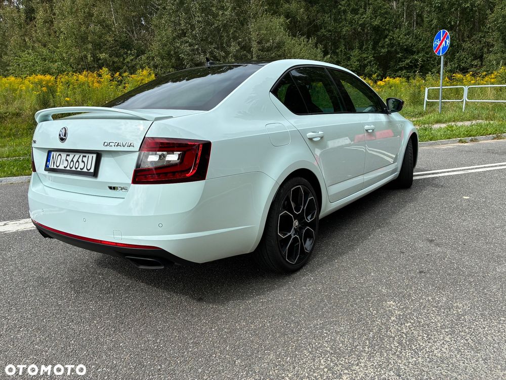 Skoda Octavia 2.0 TSI RS Challenge 245 DSG - 11