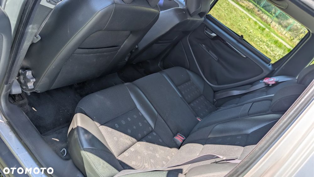 Volvo V70 2.4 Premium - 7