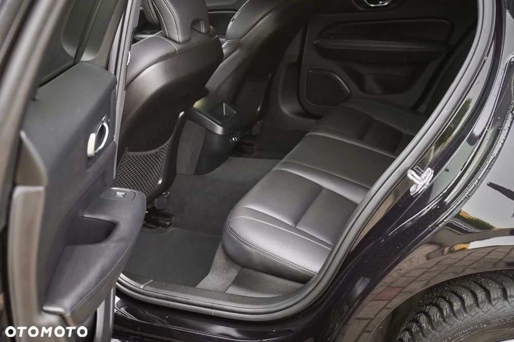 Volvo V60 D3 Momentum Pro - 29