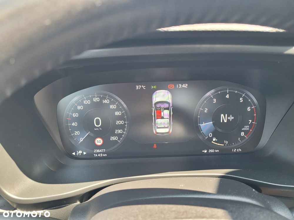 Volvo XC 40 T2 Momentum - 9