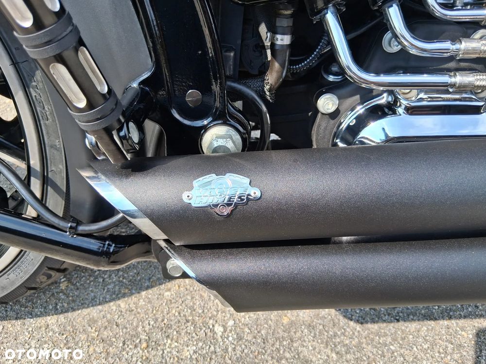Harley-Davidson Softail Breakout - 18