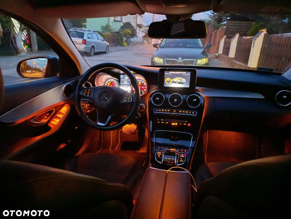 Mercedes-Benz Klasa C 200 7G-TRONIC - 28