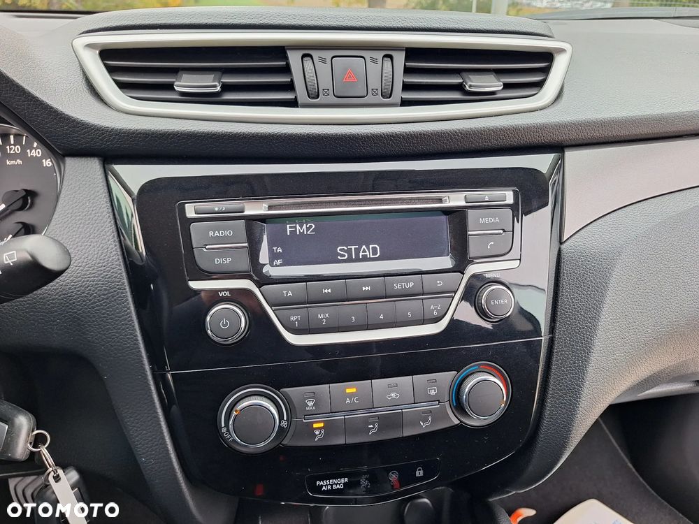 Nissan Qashqai 1.2 DIG-T N-Vision - 16