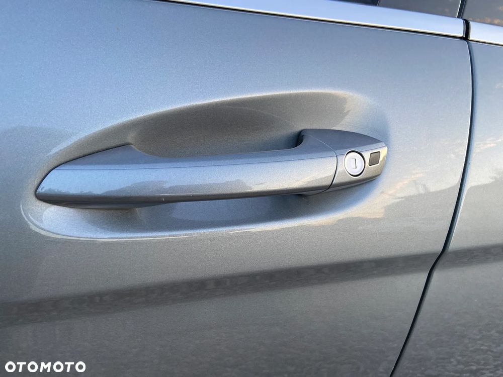 Mercedes-Benz Klasa C 180 CDI Avantgarde Edition - 18