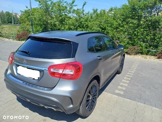 Mercedes-Benz GLA 250 7G-DCT Peak Edition - 3