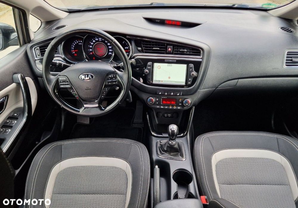 Kia Ceed - 29