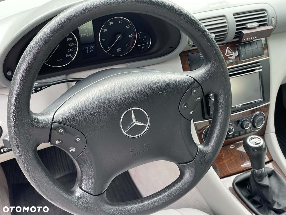 Mercedes-Benz Klasa C 180 Kompressor Classic Sport Edition - 14