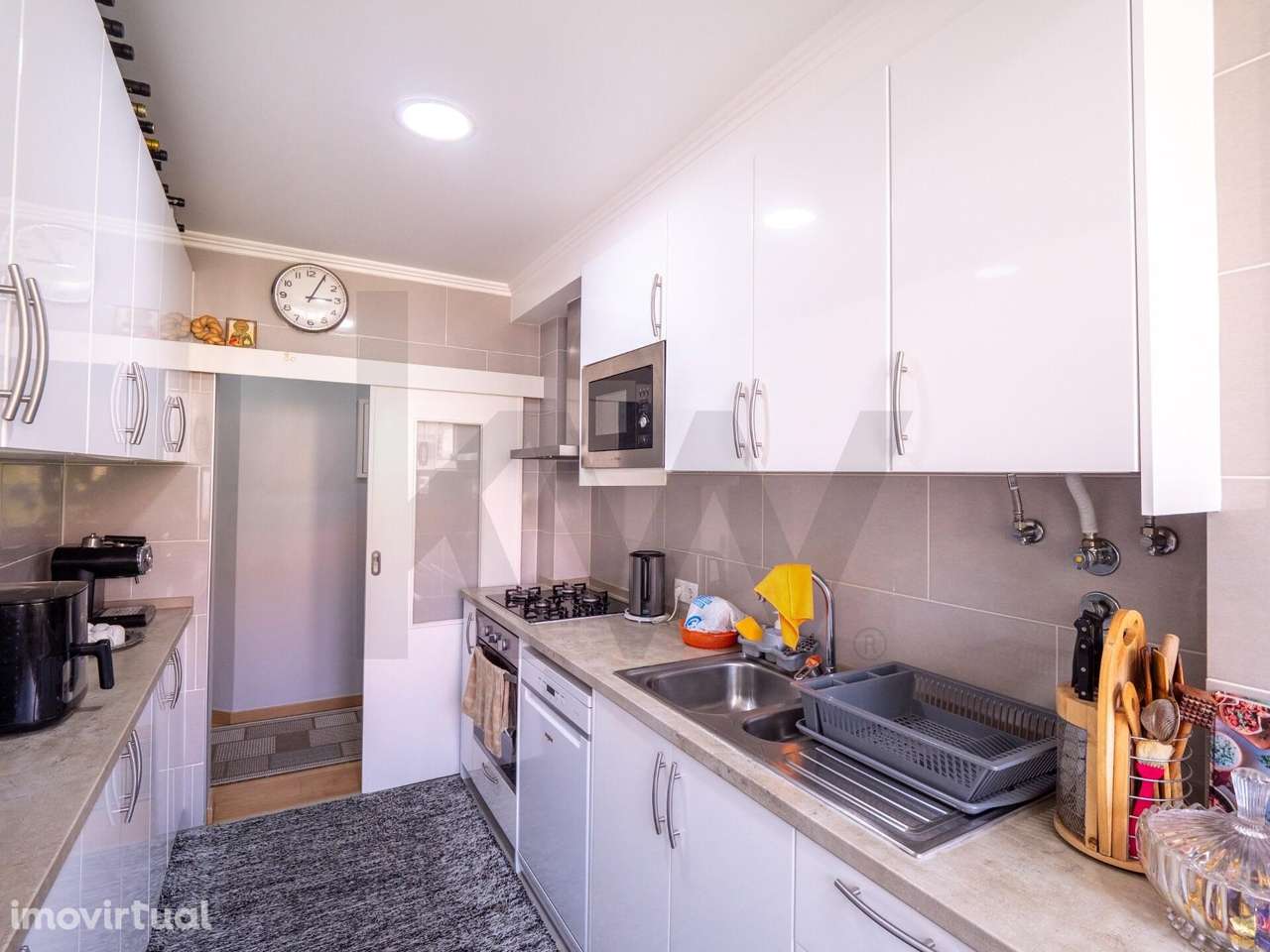 Apartamento T2 Renovado em Carcavelos - Zona sossegada, a 8 min da Pra - Grande imagem: 2/16