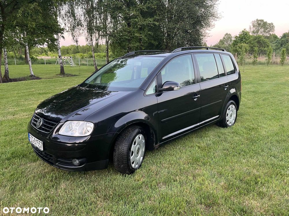 Volkswagen Touran - 1