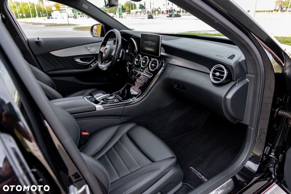 Mercedes-Benz Klasa C 450 AMG 4Matic 7G-TRONIC - 26