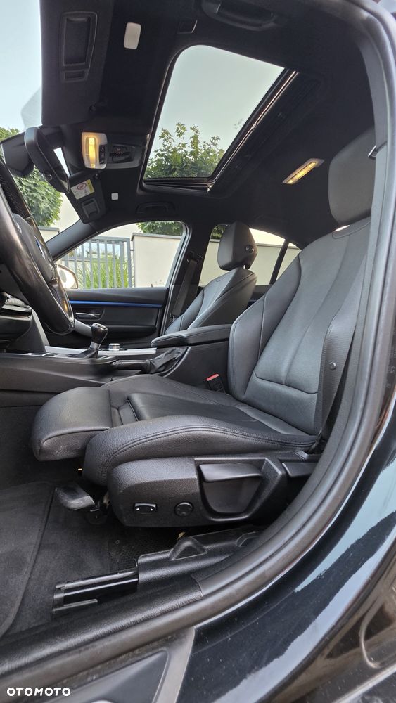 BMW Seria 3 318d M Sport Shadow - 31
