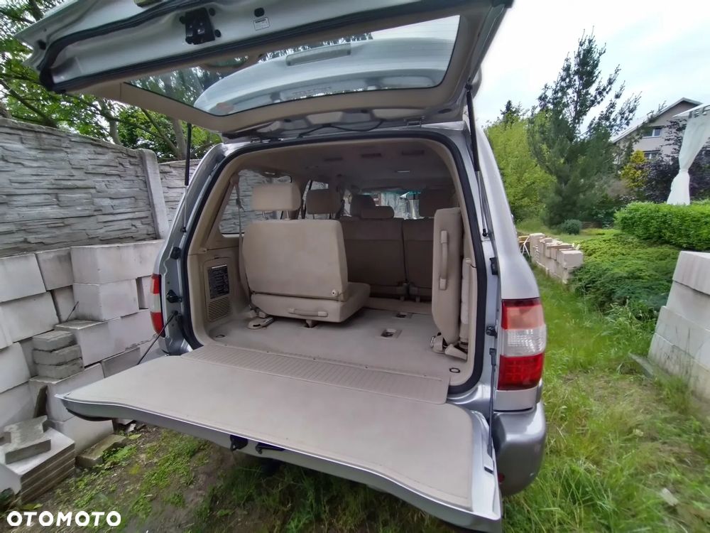 Toyota Land Cruiser - 11