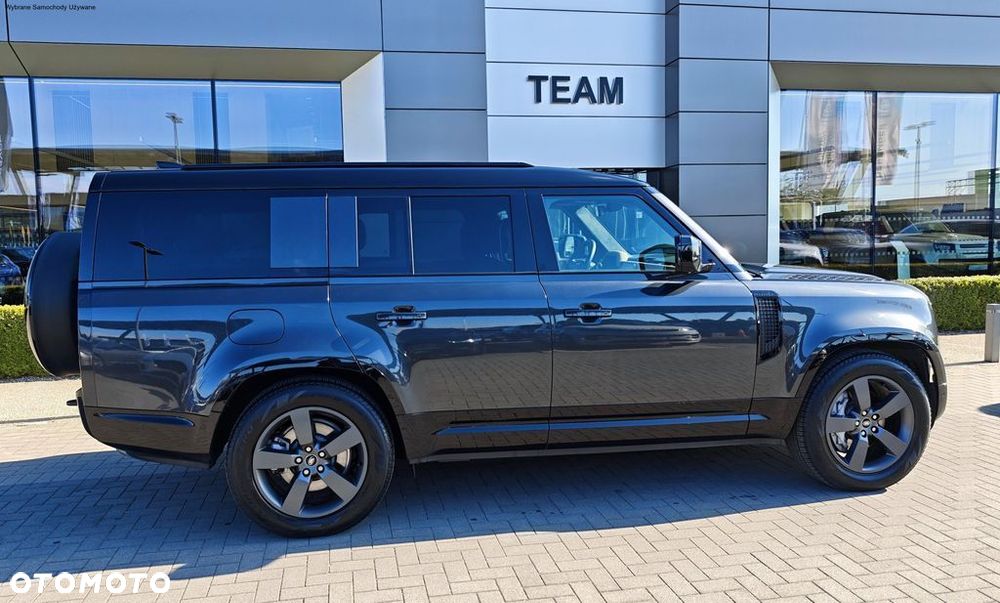 Land Rover Defender - 6