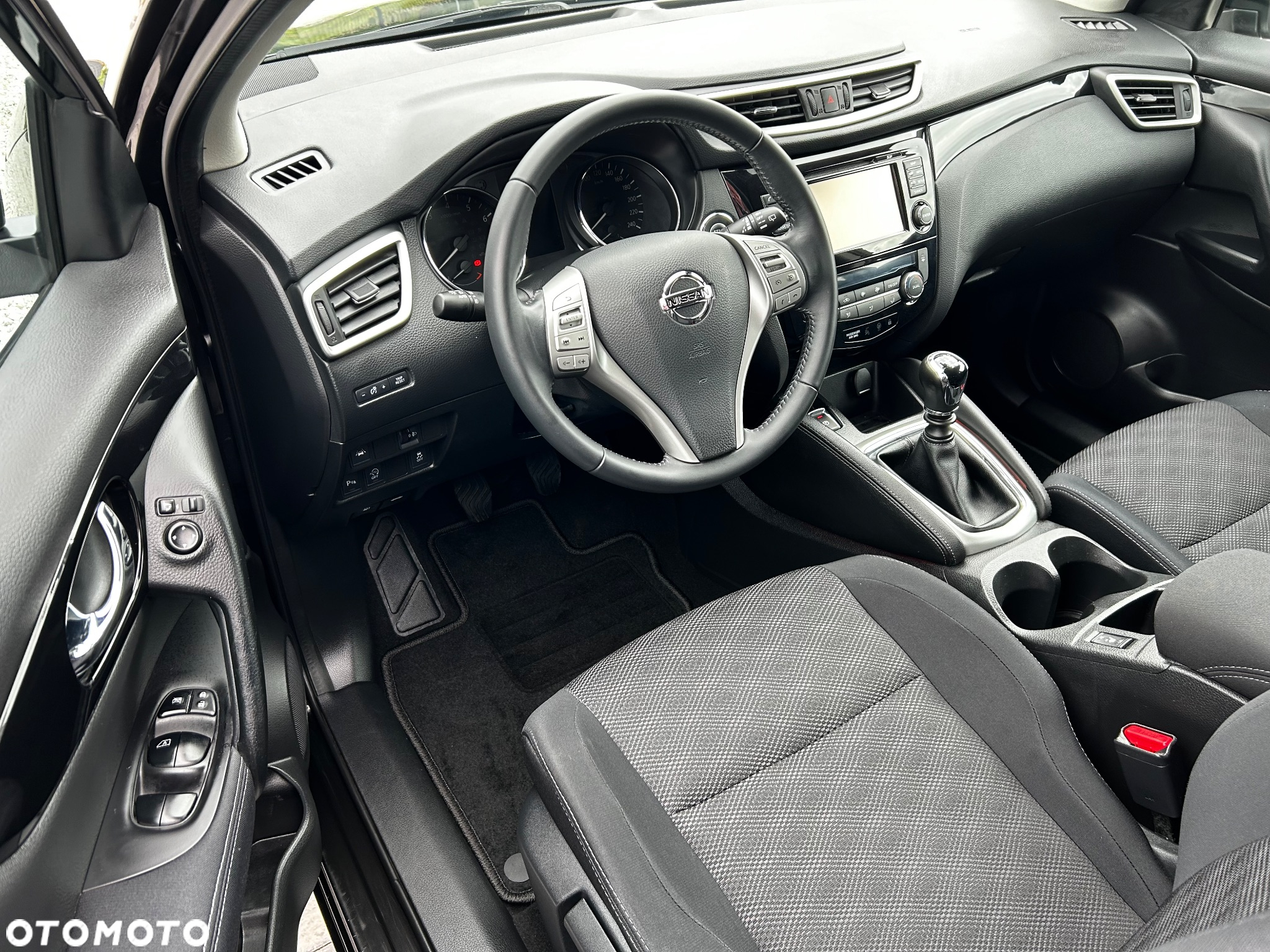 Nissan Qashqai 1.6 DIG-T N-Connecta - 8
