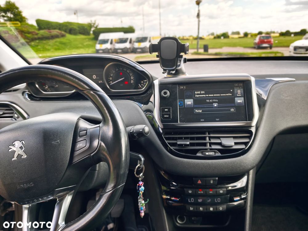 Peugeot 2008 1.2 Pure Tech Style EU6 - 21