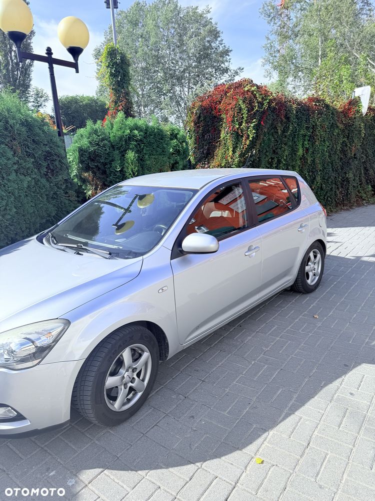 Kia Ceed - 2