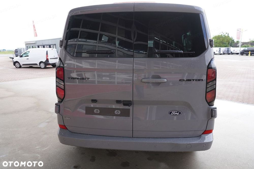 Ford Transit Custom - 8