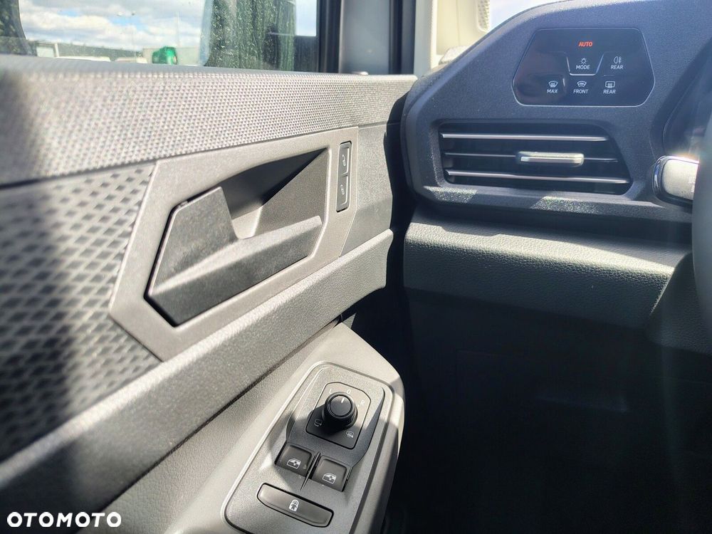 Volkswagen Caddy Caddy Maxi Life 7-miejscowy silnik: 1,5 l TSI eHybrid EU6 85 kW / skrzynia biegów: automatyczna DSG, 6-biegowa rozstaw osi: 2970 mm - 19