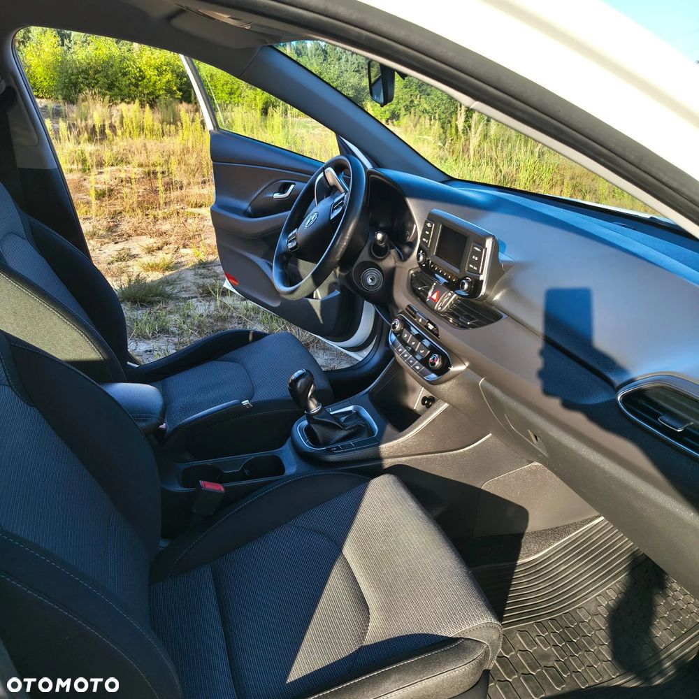 Hyundai i30 1.4 Classic + - 11