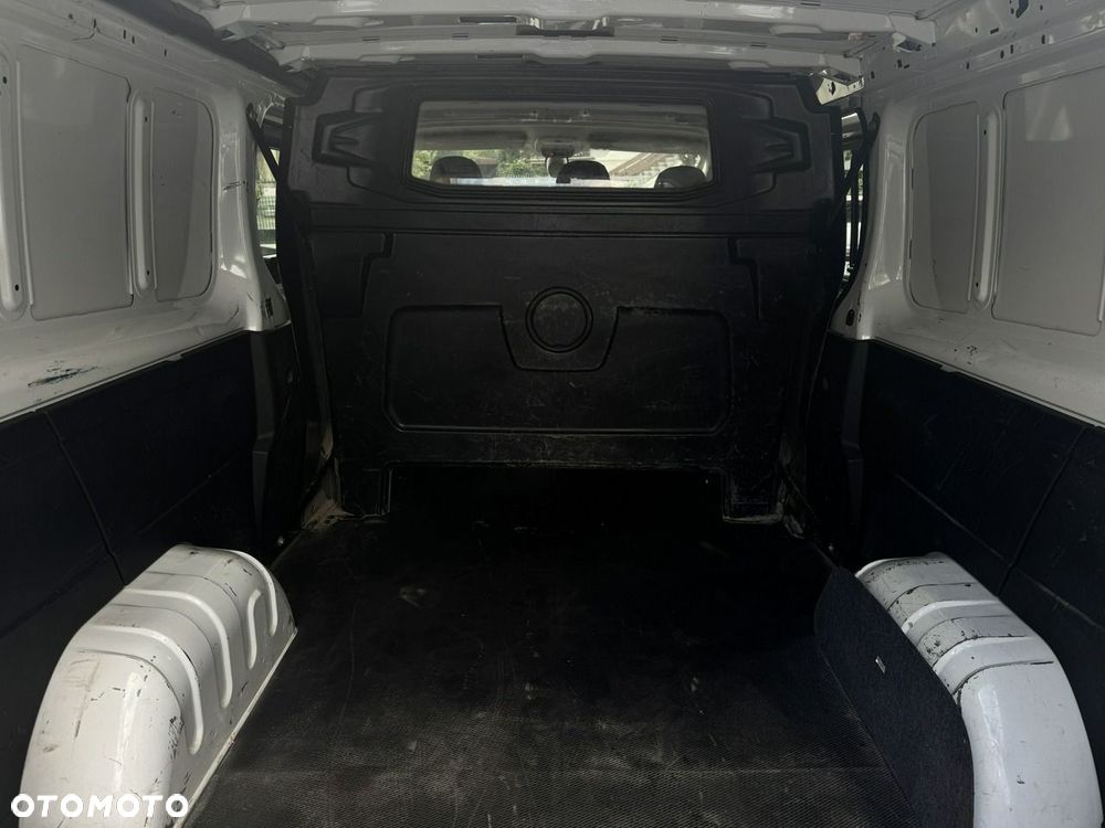 Opel Vivaro - 25