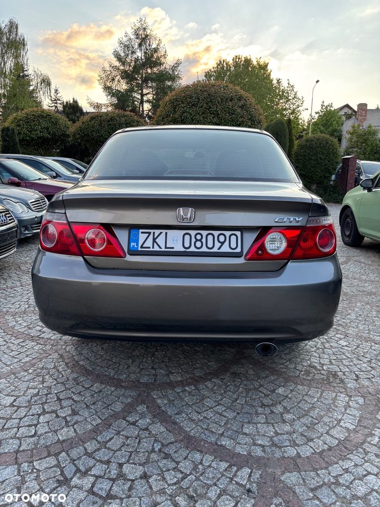 Honda City 1.4 Comfort - 10