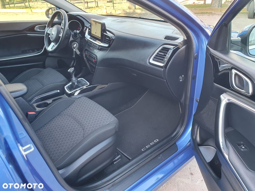 Kia Ceed - 12