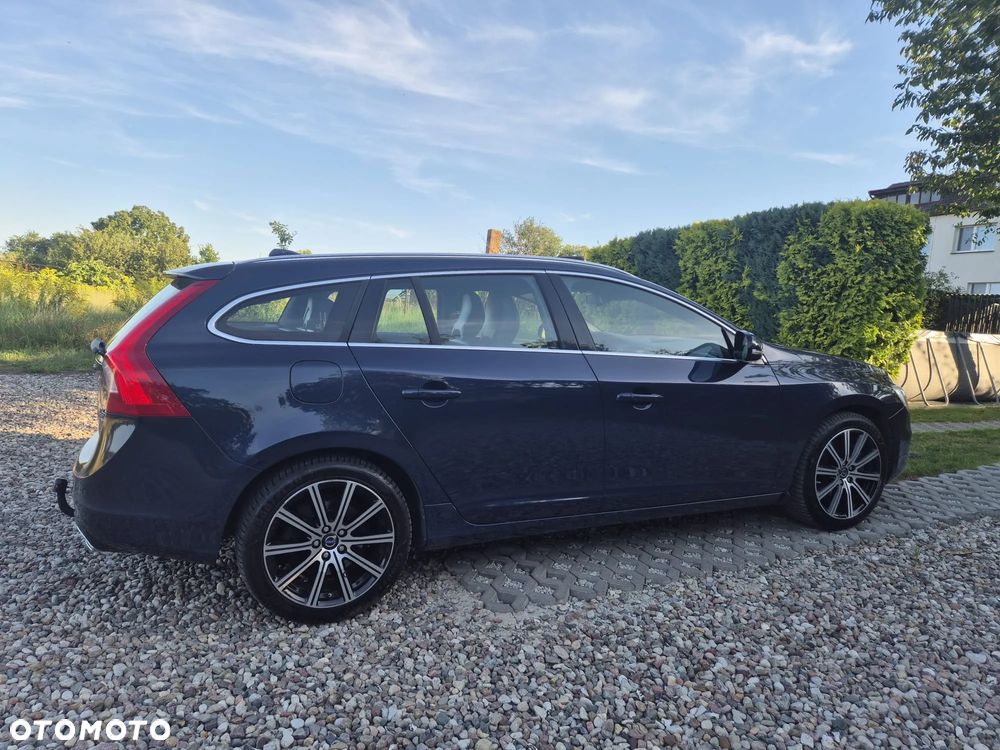 Volvo V60 D6 AWD Plug-in Hybrid Summum - 18