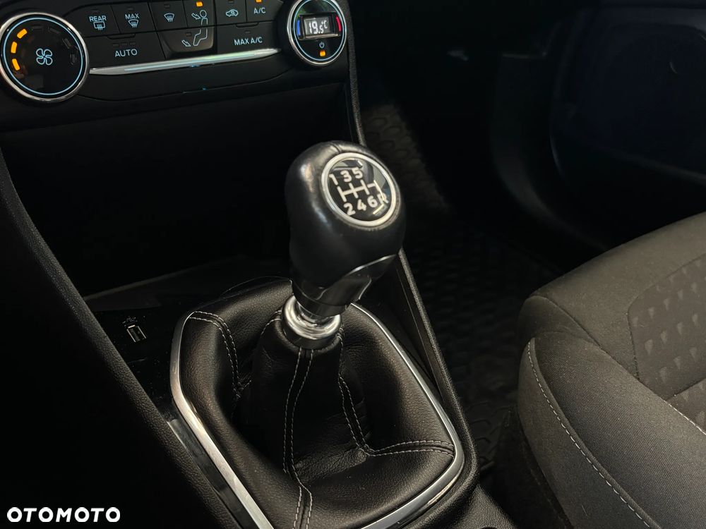 Ford Fiesta 1.0 EcoBoost S&S TITANIUM - 24