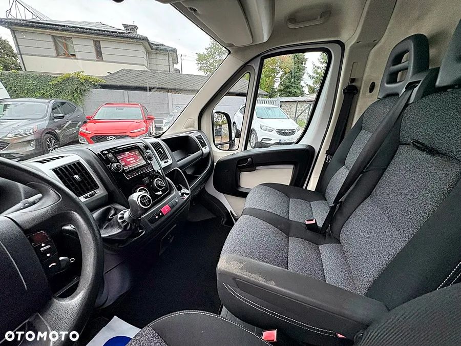 Fiat Ducato 2.0 MultiJet na zwykłym suchym pasku Klima Navi Kamera PDC Bluetooth USB Wspomaganie Centralny Elektryka Rozrząd po wymianie Oryg 176 tys km 2016 rok - 16