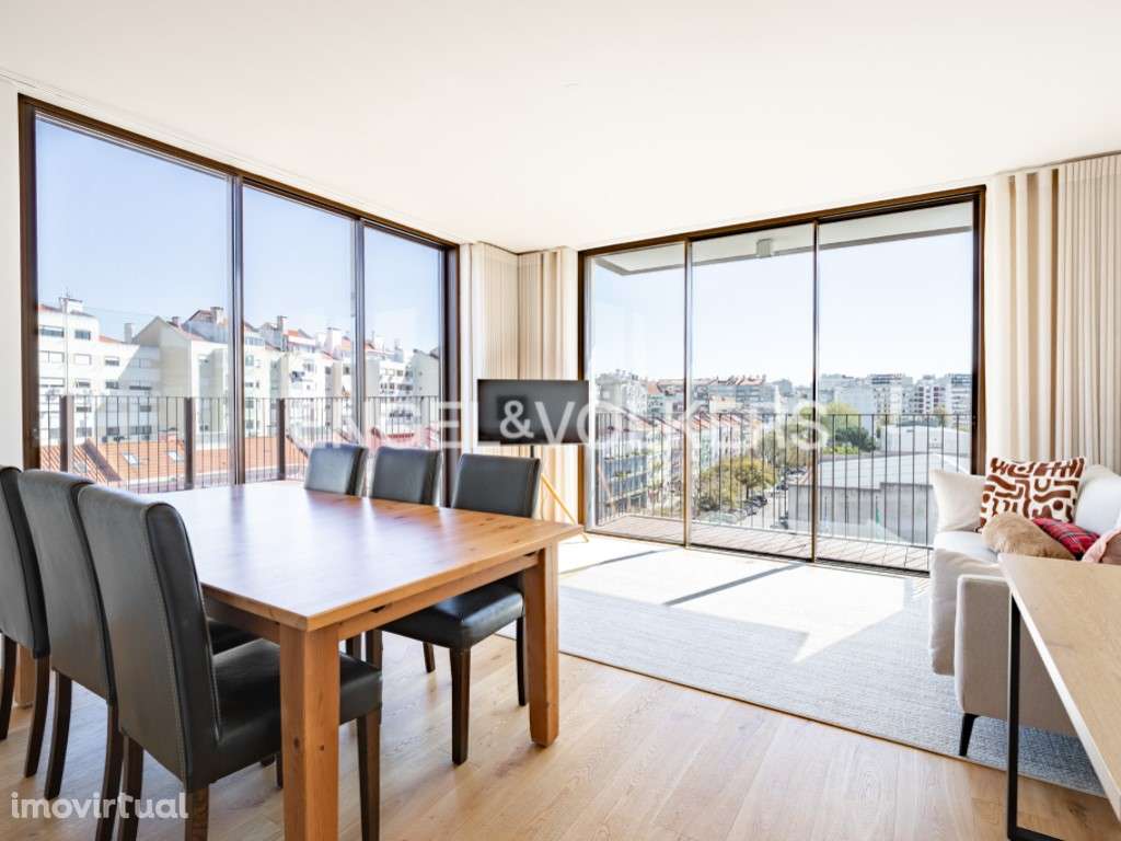 Elegante T1 com Terraço e Janelas Panorâmicas em Benfica - Grande imagem: 2/32