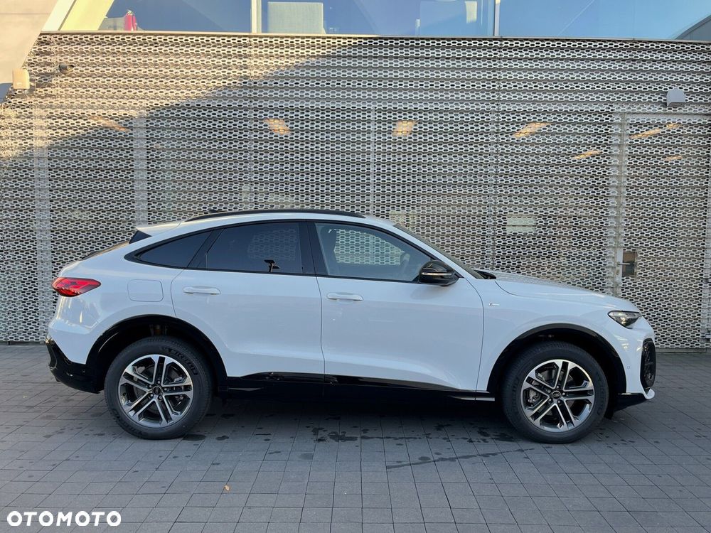 Audi Q5 Sportback - 1