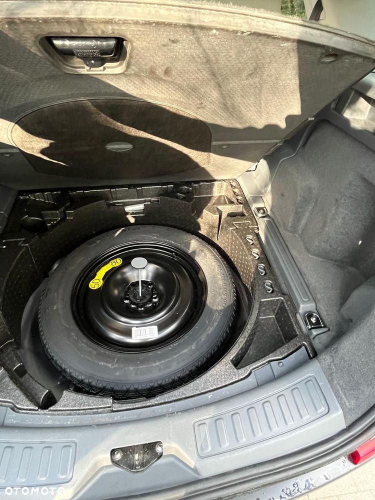 Land Rover Discovery Sport 2.0 Si4 SE - 16