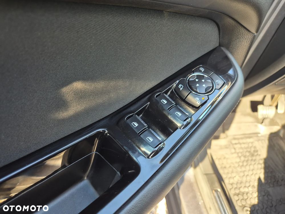 Ford S-Max 2.0 EcoBlue Titanium - 34