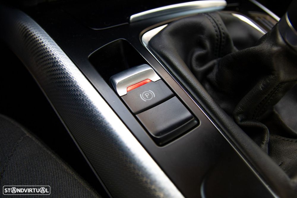 Audi A4 Avant 2.0 TDI Advance - 22