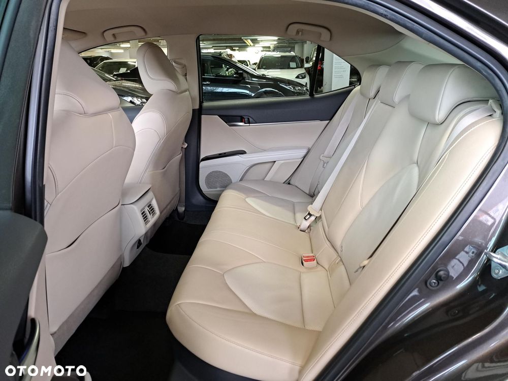 Toyota Camry 2.5 Hybrid Comfort CVT - 13