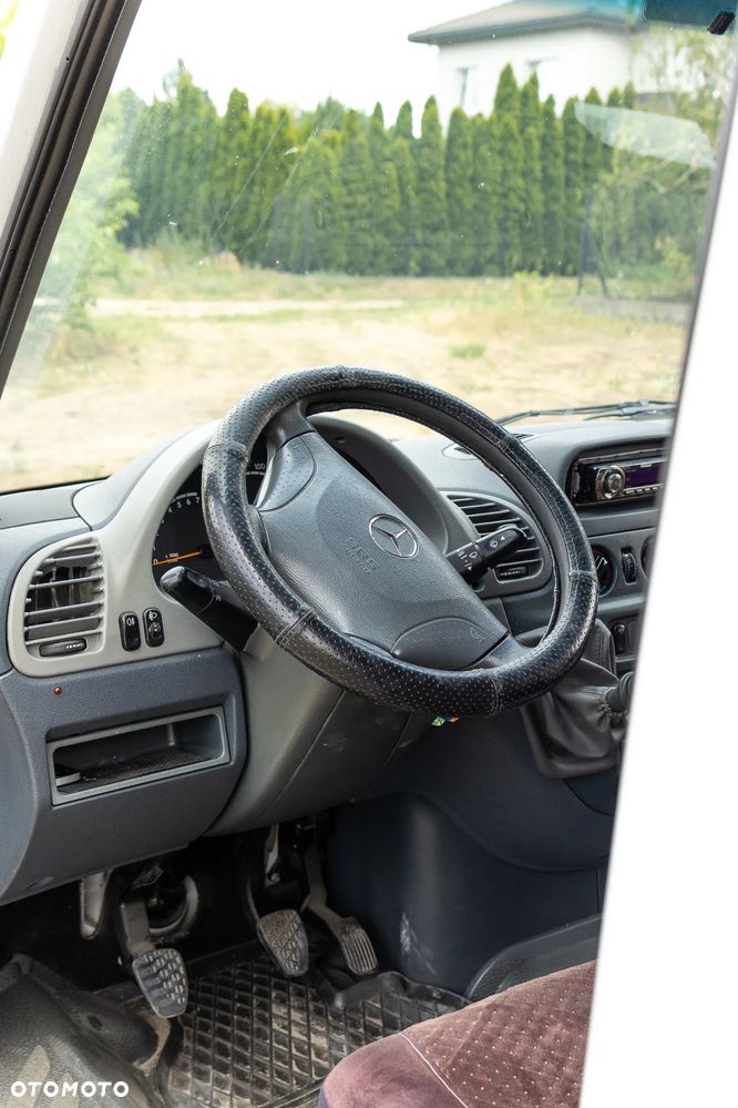 Mercedes-Benz Sprinter - 22