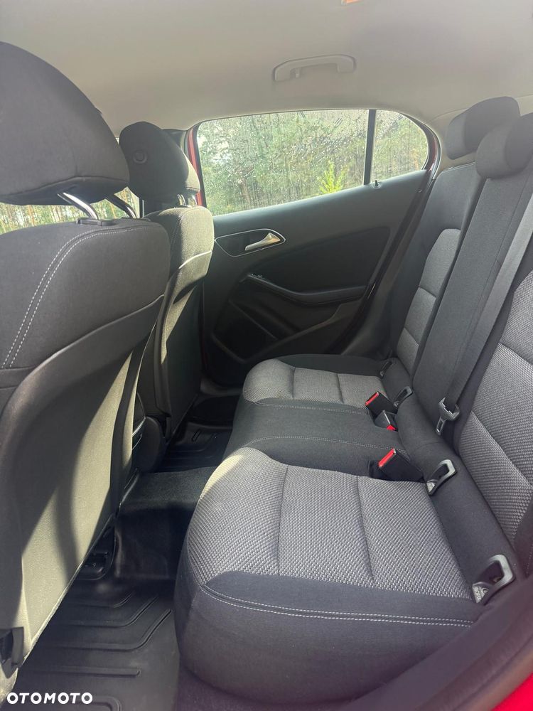 Mercedes-Benz GLA 200 UrbanStyle Edition - 12