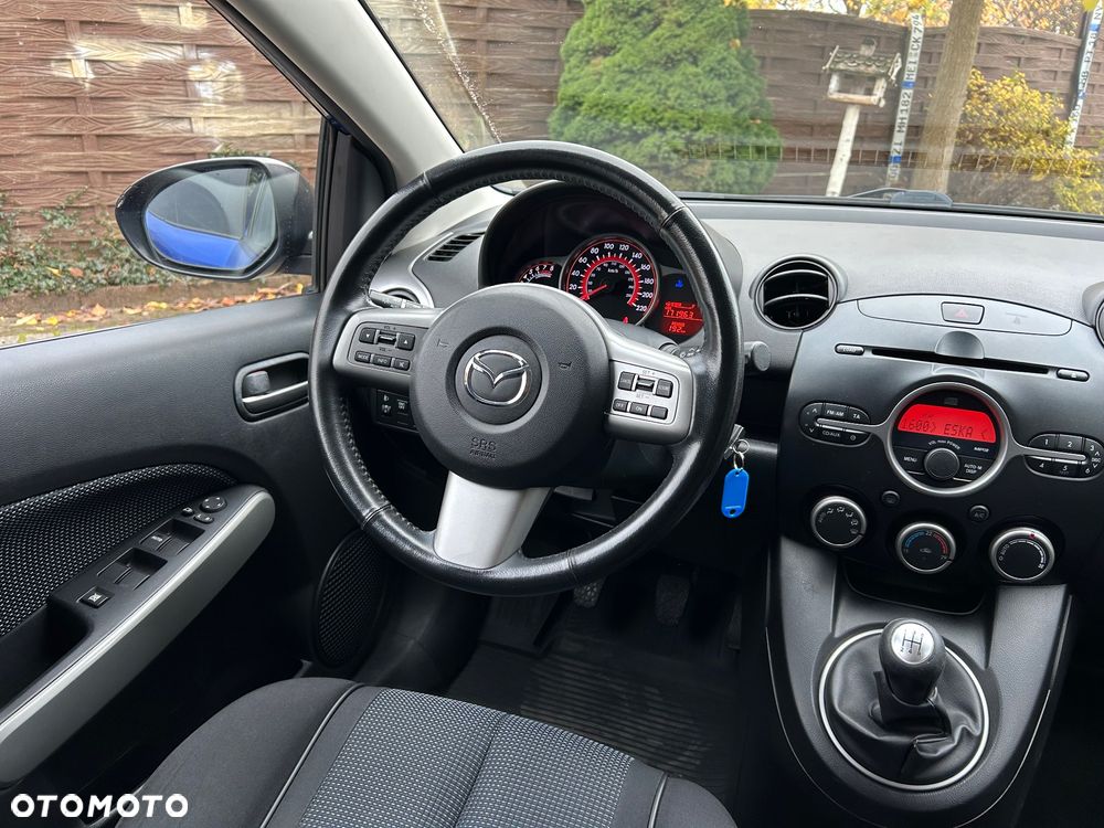Mazda 2 - 25
