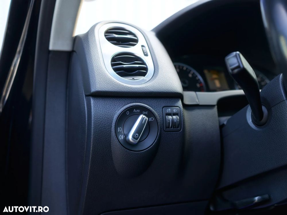 Volkswagen Tiguan - 23