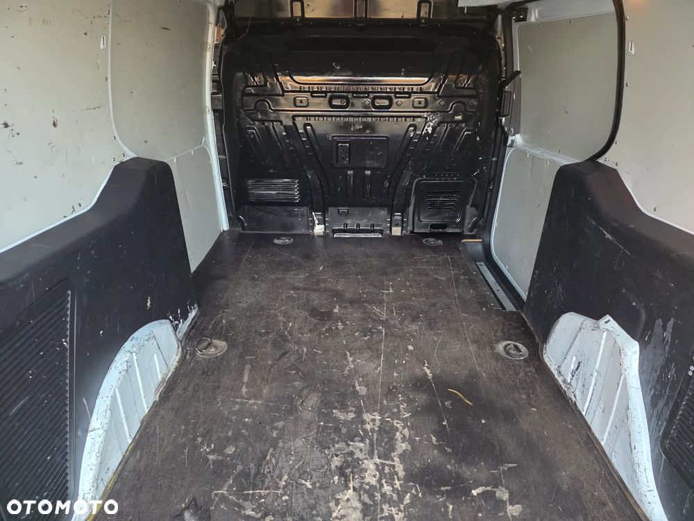 Ford Transit Connect - 13